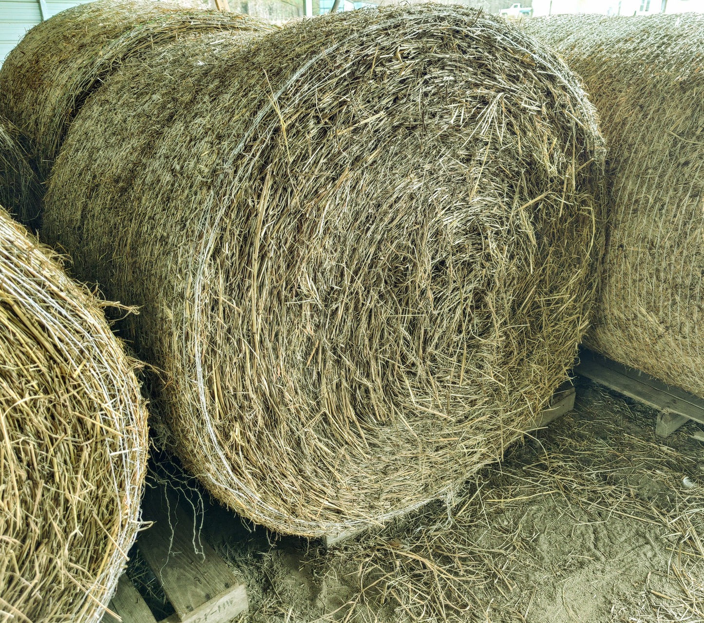 Round Hay Bales 4x4